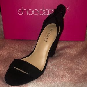 Black strap around the ankle dress sandals. 6.5